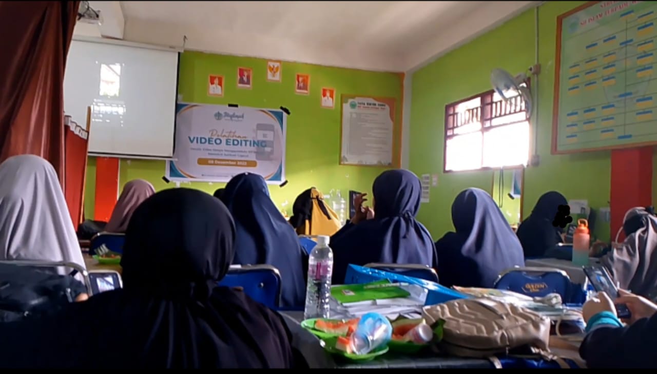 Tingkatkan Kompetensi Muslimah, Muslimah Wahdah Sinjai Helat Pembekalan Video Editing