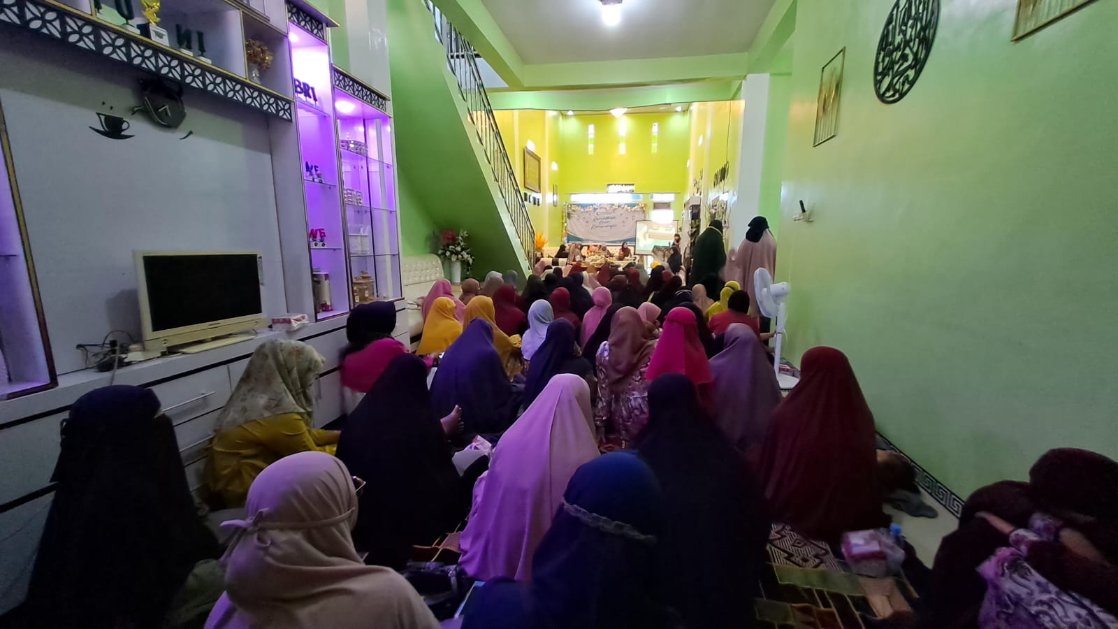 Camat Baolan Ajak Muslimah Kota Tolitoli Istiqomah dalam Menuntut Ilmu syari