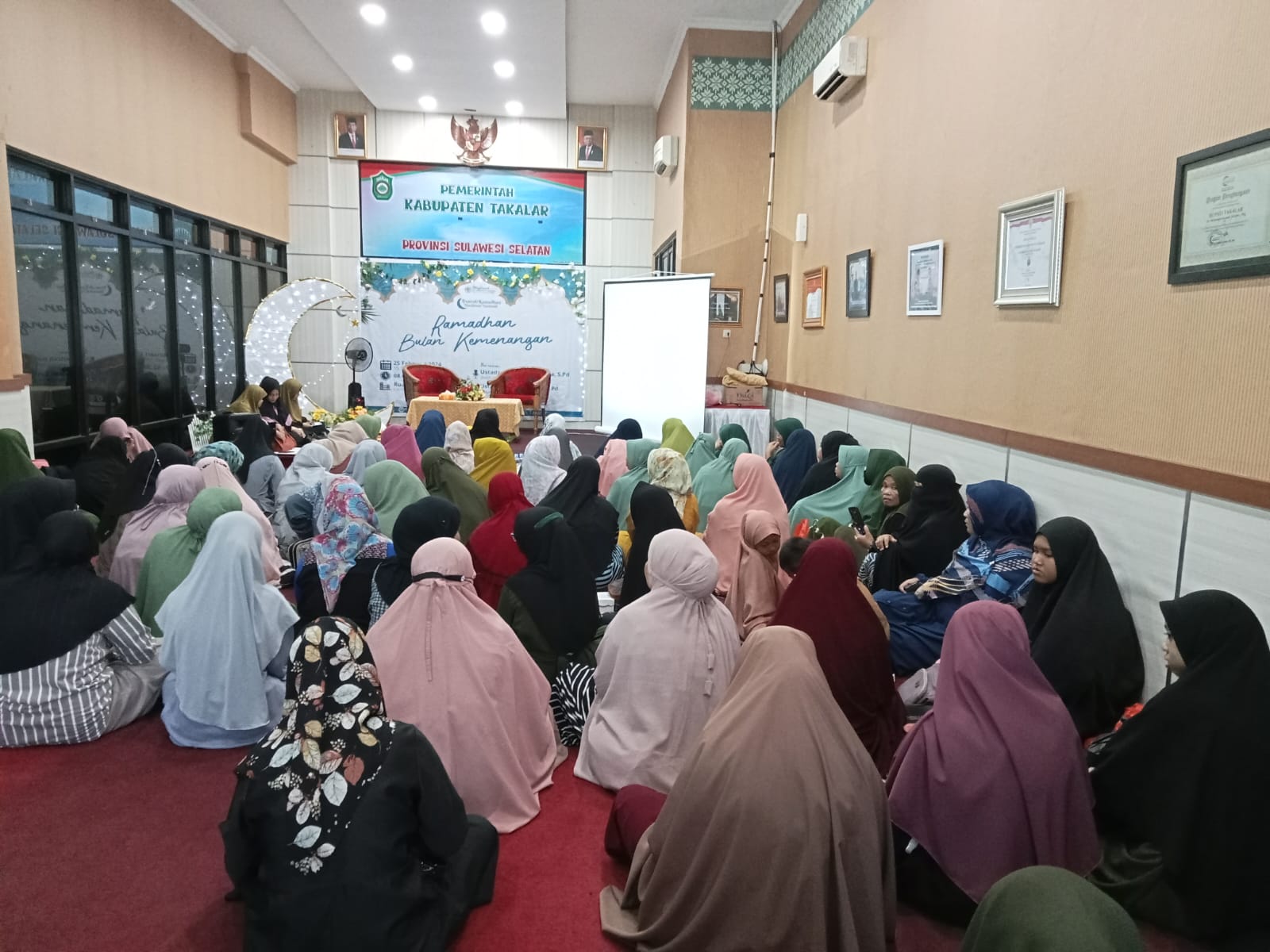 Meski Bepindah Lokasi, Camat Pattallassang Tetap Apresiasi Daurah Ramadan Muslimah yang Fasilitasi Pengetahuan Agama Masyarakat