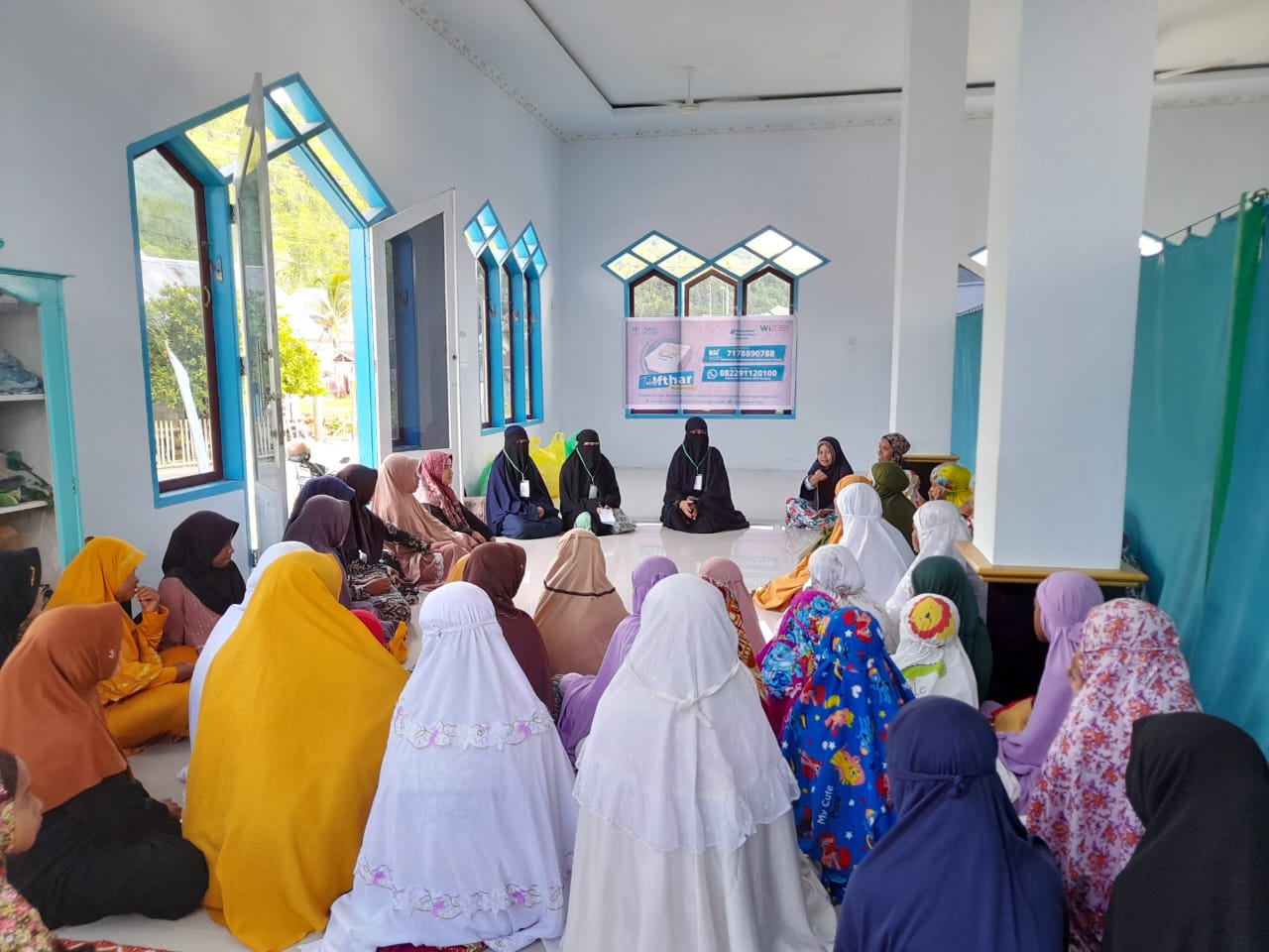 Muslimah Wahdah Islamiyah Banggai Kepulauan Berbagi Berkah Ramadhan Melalui Tebar Ifthar
