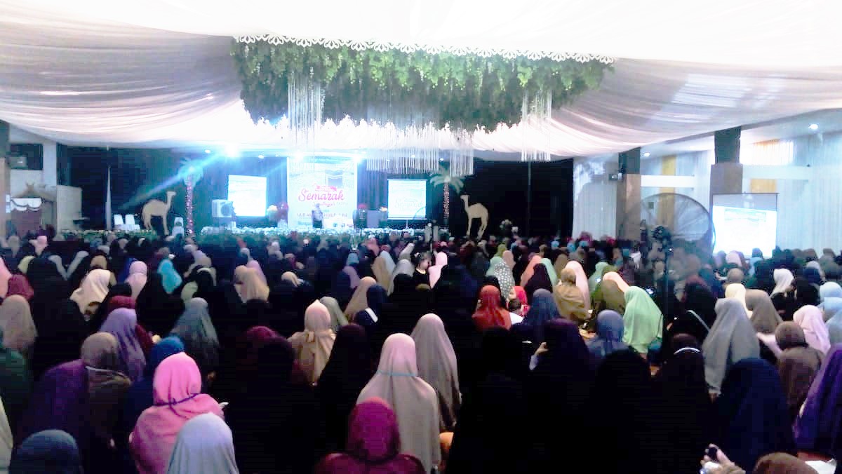 Tabligh Akbar Muslimah Wilayah Sulawesi Selatan Semarakkan Gerakan Muslimah Berkuban