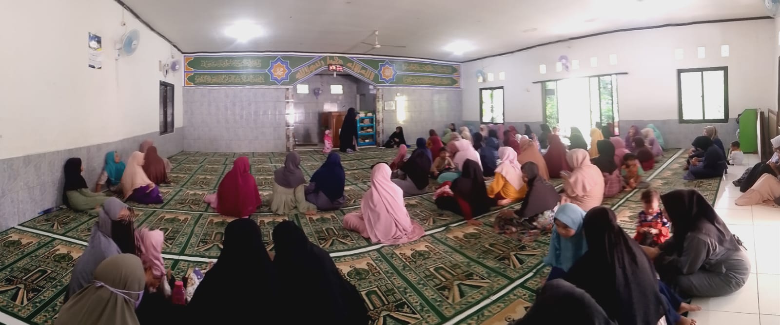 Silaturahmi dengan Wajah Baru Ibu-ibu Cimenteng Melalui Kajian dan Tebar Ifthar Akbar MWD Kabupaten Sukabumi