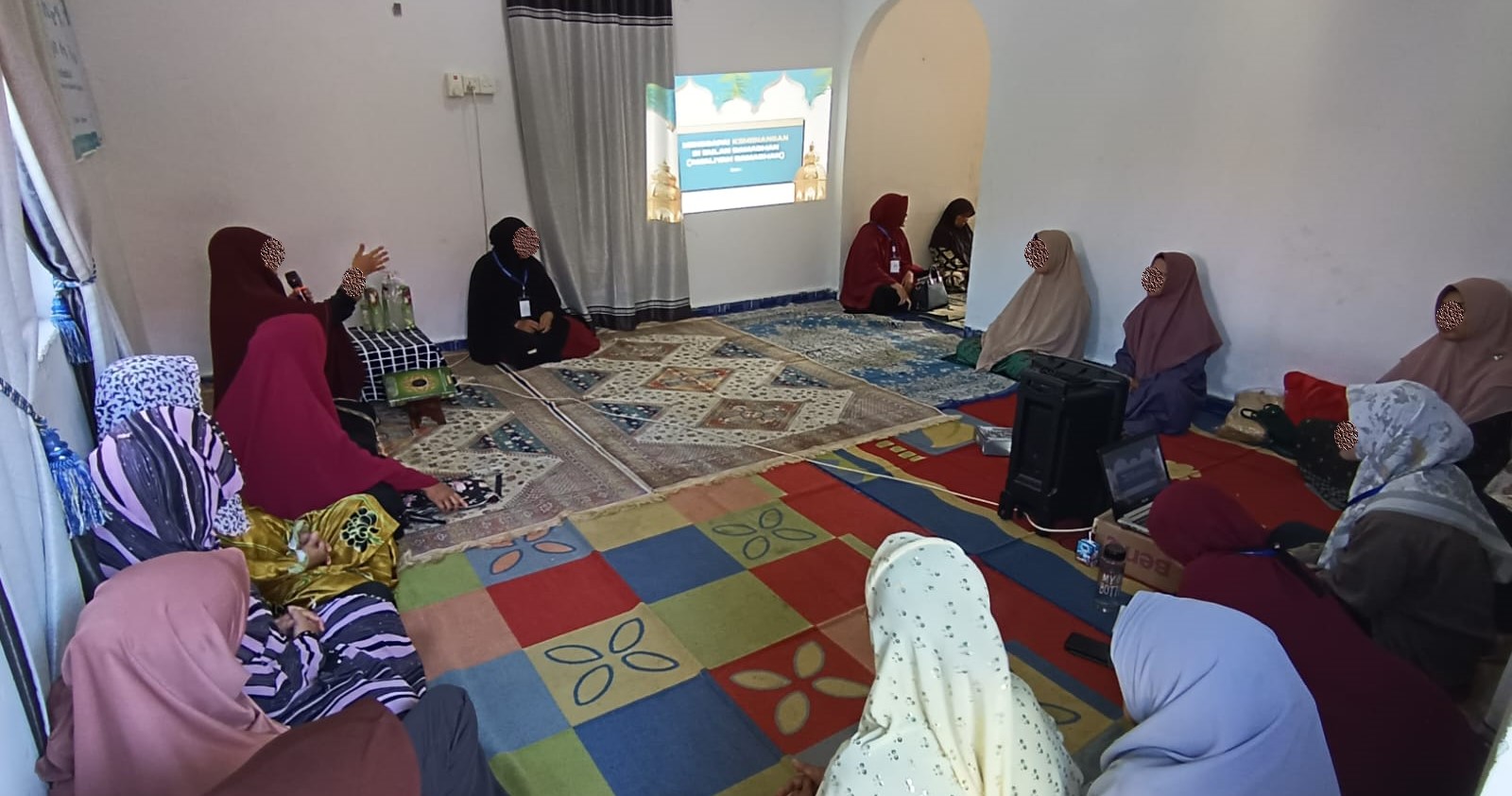 Silaturahim dan Pengajian Muslimah dalam Tebar Ifthar Akbar Muslimah Wahdah Islamiyah Tanjung Pinang
