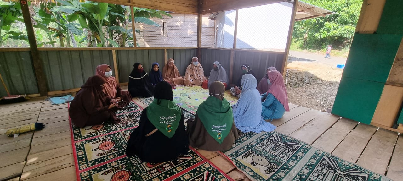 Spirit Berbagi Kian Meningkat, Muslimah Wahdah Wilayah Sulawesi Barat Salurkan 640 Paket Buka Puasa