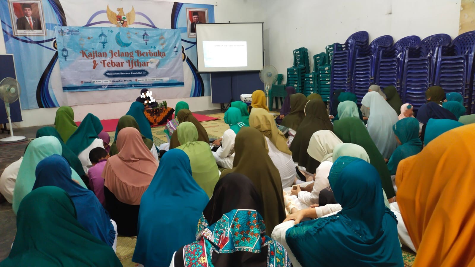 Muslimah Wahdah Kota Yogyakarta Gelar Tebar Ifthar Tahap Kedua Dirangkaikan Bazar Amal