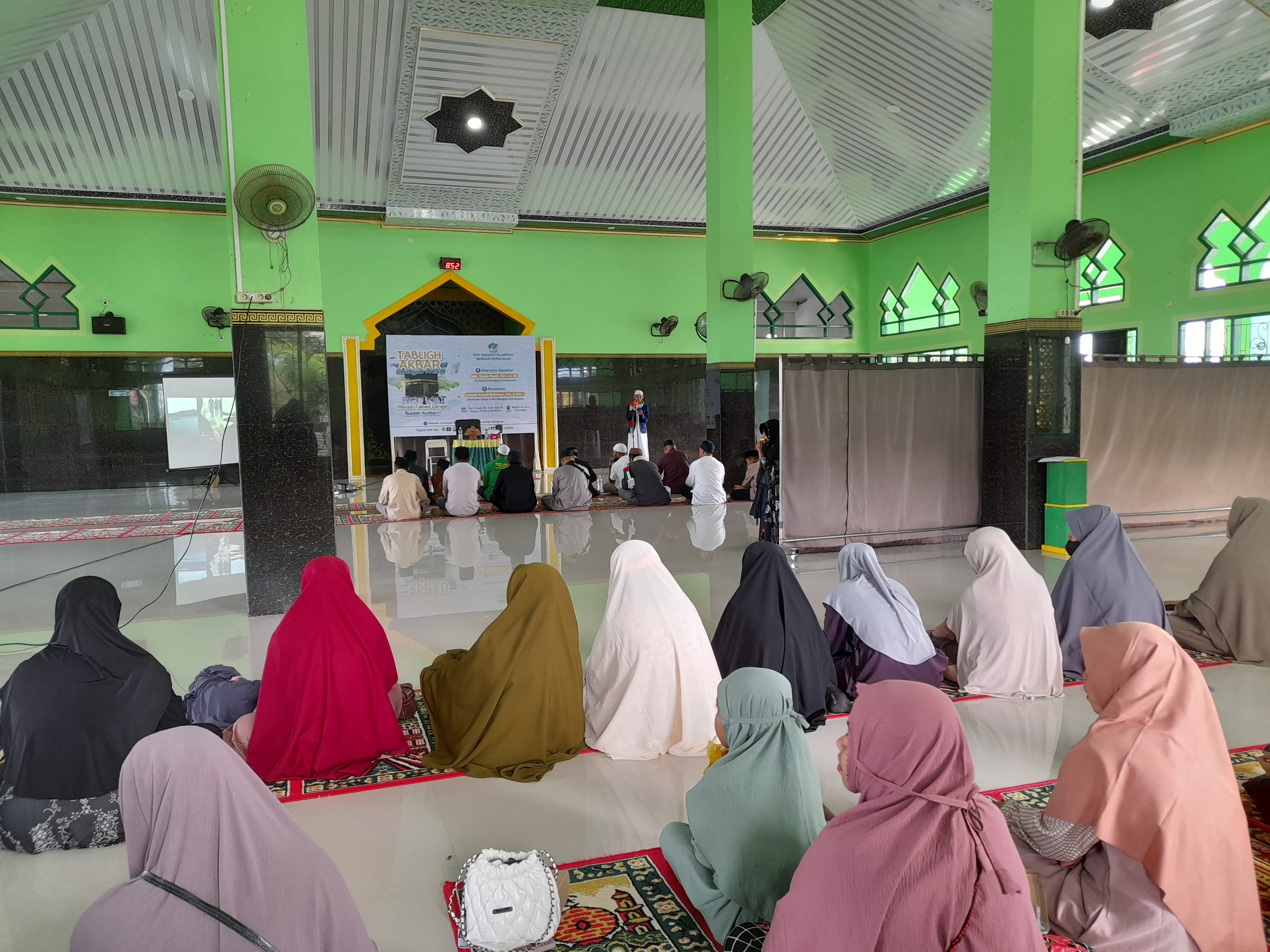 Puluhan Muslim Muslimah Banggai Kepulauan Antusias Menghadiri Tabligh Akbar Zulhijjah