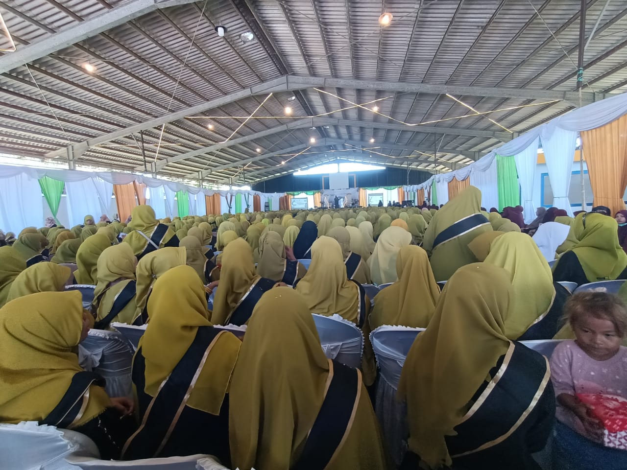 Tasyakuran Dirosa Muslimah Wahdah Jeneponto Wisuda 763 Peserta