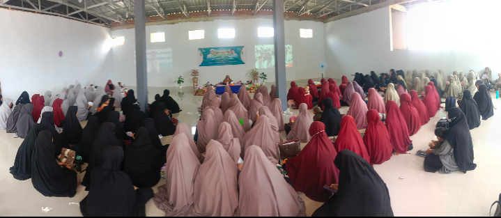 Aa Gym Bangkitkan Semangat Dai dan Daiyah dalam Perhelatan Silatnas Muslimah Wahdah Islamiyah Poso