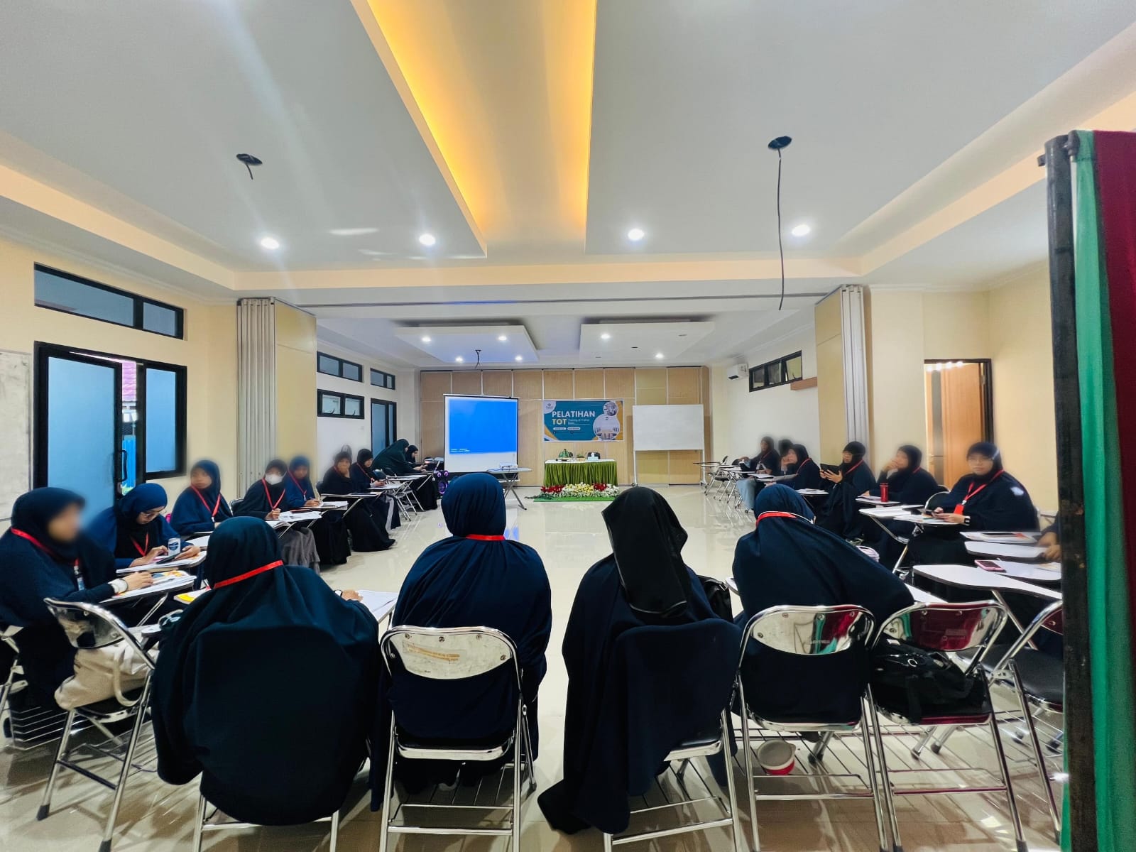 Tingkatkan Kompetensi Daiyah, Muslimah Wahdah Sulsel Helat Training of Trainer