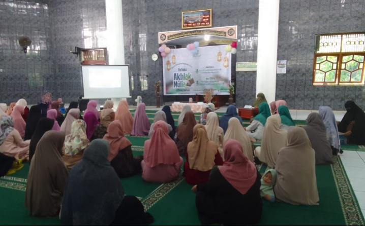 Kehadiran Penuh Semangat, Muslimah dengan Gangguan Kejiwaan Meriahkan Daurah Ramadhan di Kota Bima