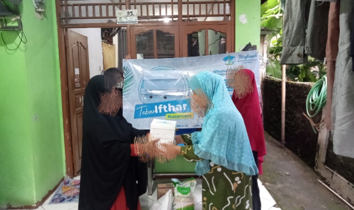 Berbagi Kepedulian: Sembako dan Paket Ifthar untuk Korban Banjir di Kota Bekasi