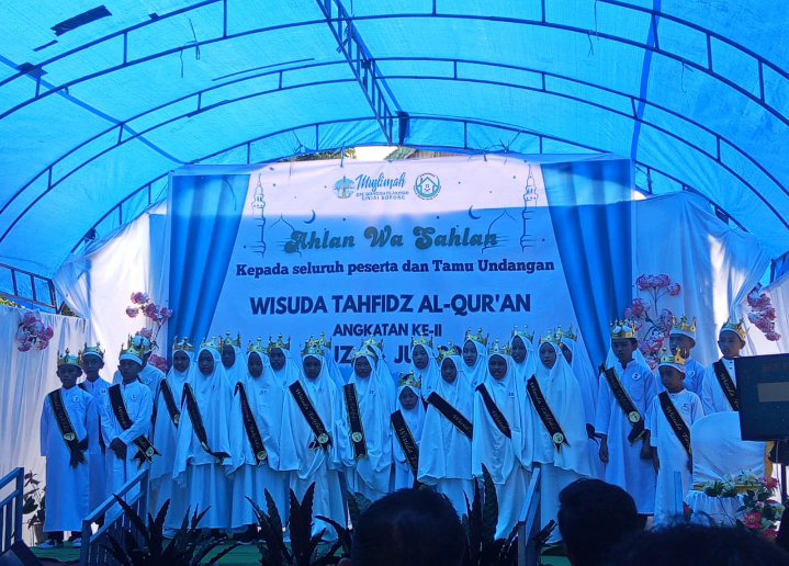 Muslimah Wahdah Cabang Sinjai Borong Adakan Wisuda Tahfidz Angkatan II