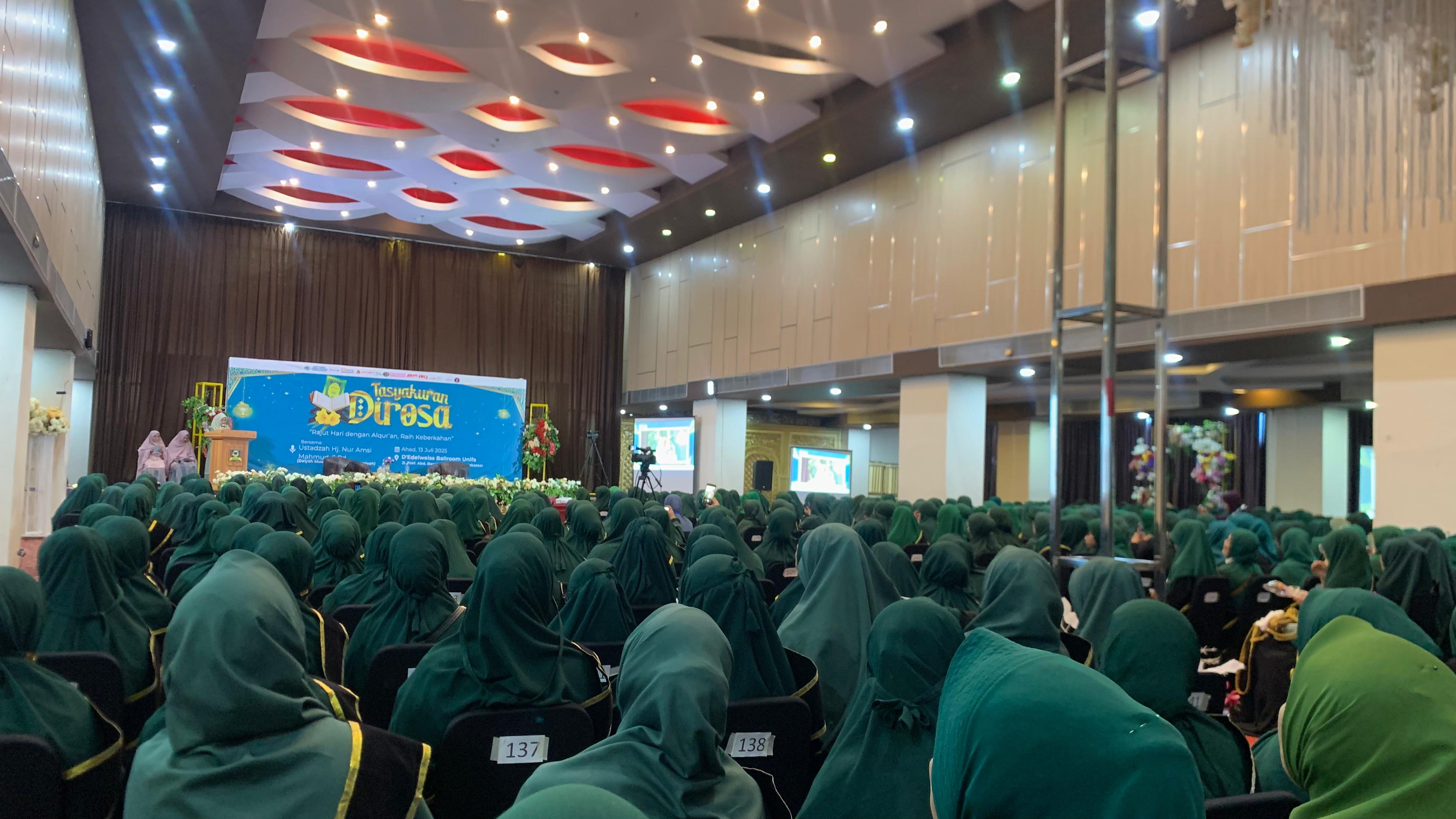 Tasyakuran Dirosa 2025: 1.605 Muslimah Makassar Diwisuda dalam Syiar Al-Qur’an