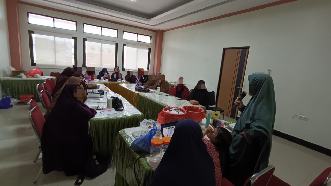 Muslimah Wahdah Sulsel Gelar Workshop Pengelolaan Sampah Rumah Tangga