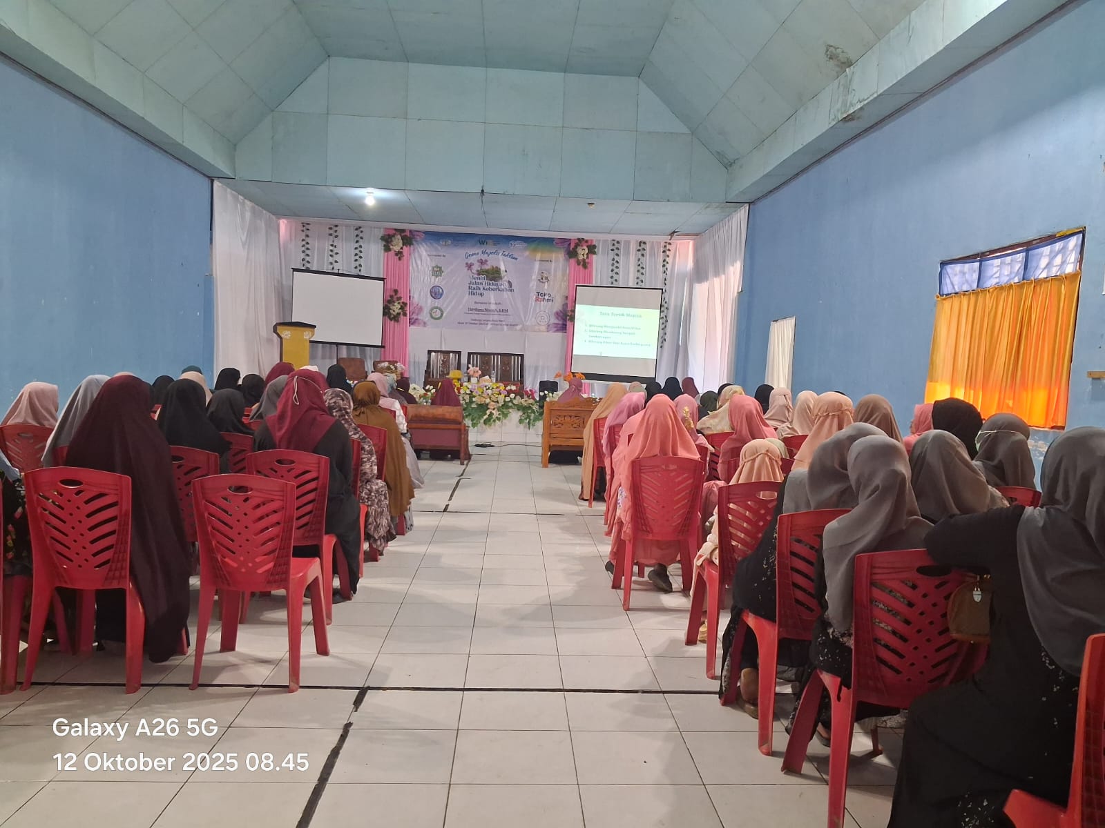 Gema Majelis Taklim Muslimah Wahdah Mamasa Perkuat Ukhuwah dan Ketahanan Keluarga