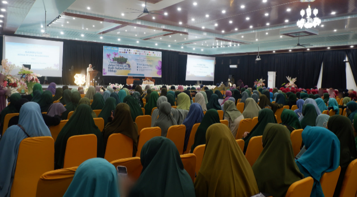 Meniti Jalan Hidayah dalam Gema Majelis Taklim : Muslimah Wahdah Bulukumba Kukuhkan 10 Majelis Taklim
