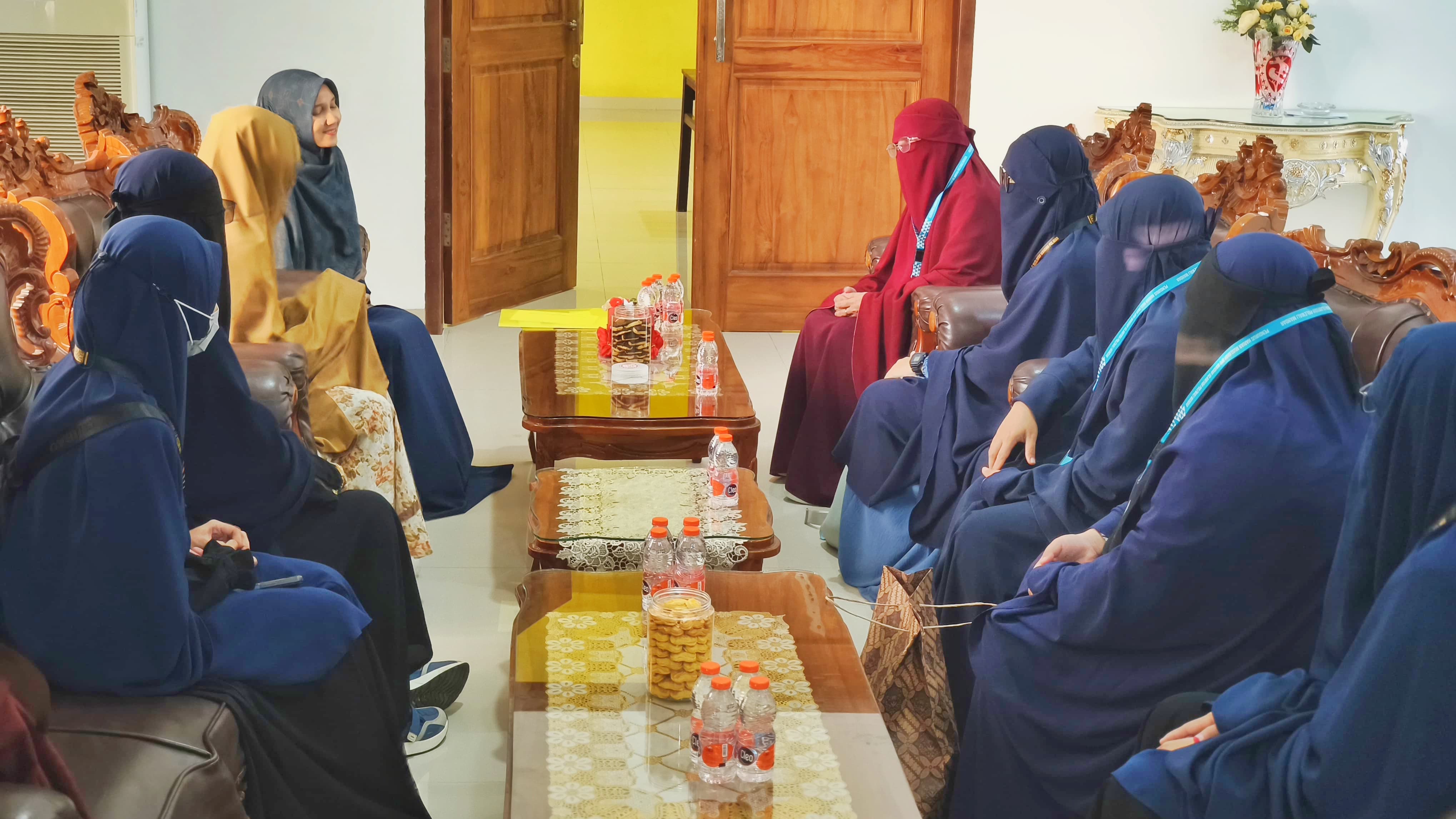 Muslimah Wahdah Islamiyah Polewali Mandar Silaturahmi Berama Ketua TP. PKK Kabupaten Polewali Mandar