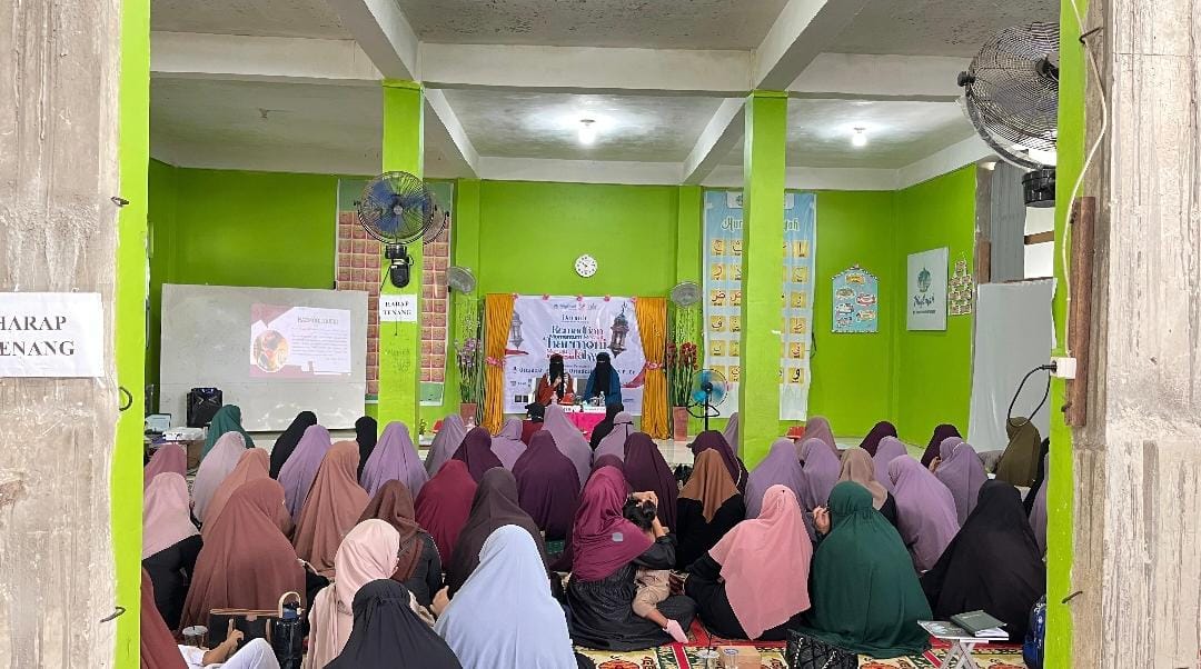 Muslimah Wahdah Cabang Puuwatu Gelar Daurah Ramadhan Muslimah di Rumah Dakwah Qur’an