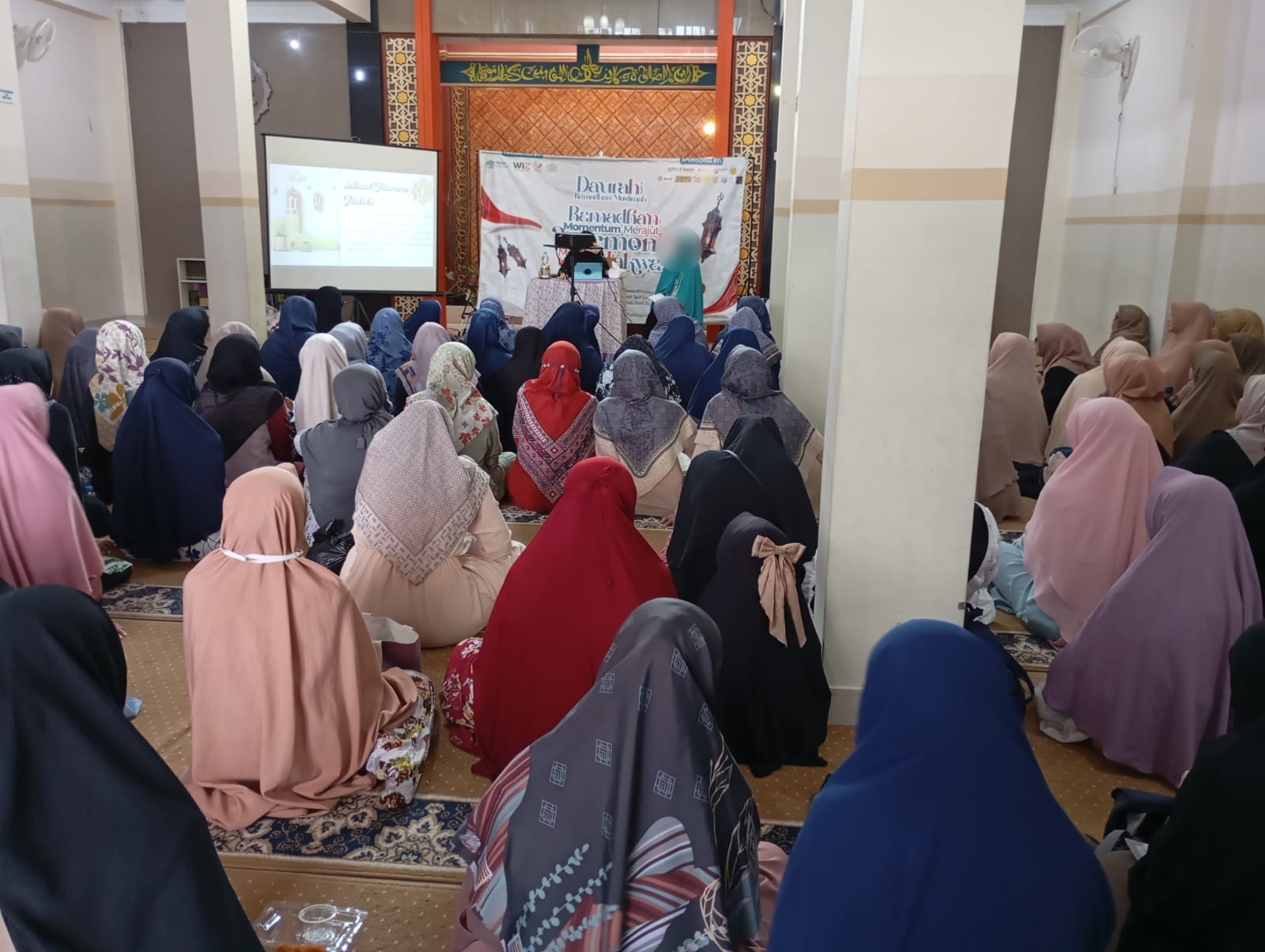 Daurah Ramadhan Muslimah Hadirkan Pembinaan Keislaman di Desa Wambuloli