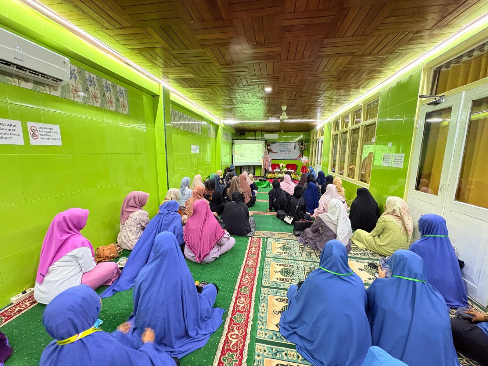 Jelang Ramadhan, Muslimah Wahdah Baubau Bekali 130 peserta di Enam kecamatan