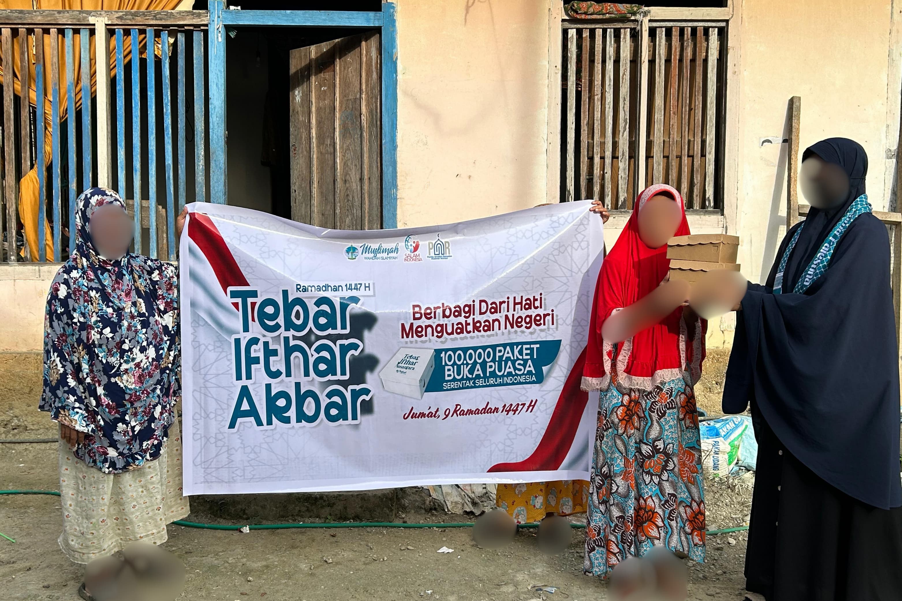 Perkuat Ukhuwah, Muslimah Wahdah Poso Sapa Masyarakat Lewat Aksi Sosial Ramadhan