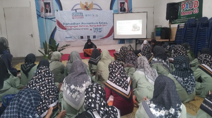 Kajian At-Takatsur dan Tebar Ifthar Ramadhan 1447 H Hangatkan Kebersamaan Warga Sorosutan