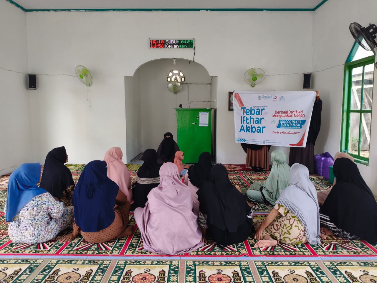 Sukseskan “Tebar Ifthar Akbar”, Muslimah Wahdah Bantaeng Salurkan 800 Paket Buka Puasa