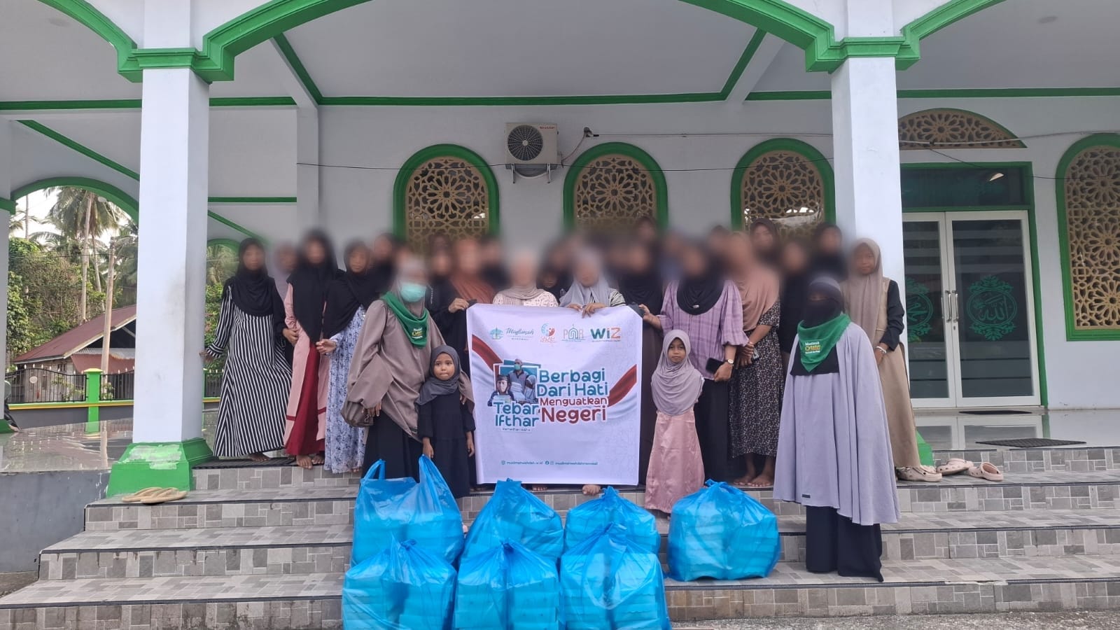 Menguatkan Negeri Lewat Aksi Sosial: Berbagi 875 Paket Ifthar untuk Warga di Morowali