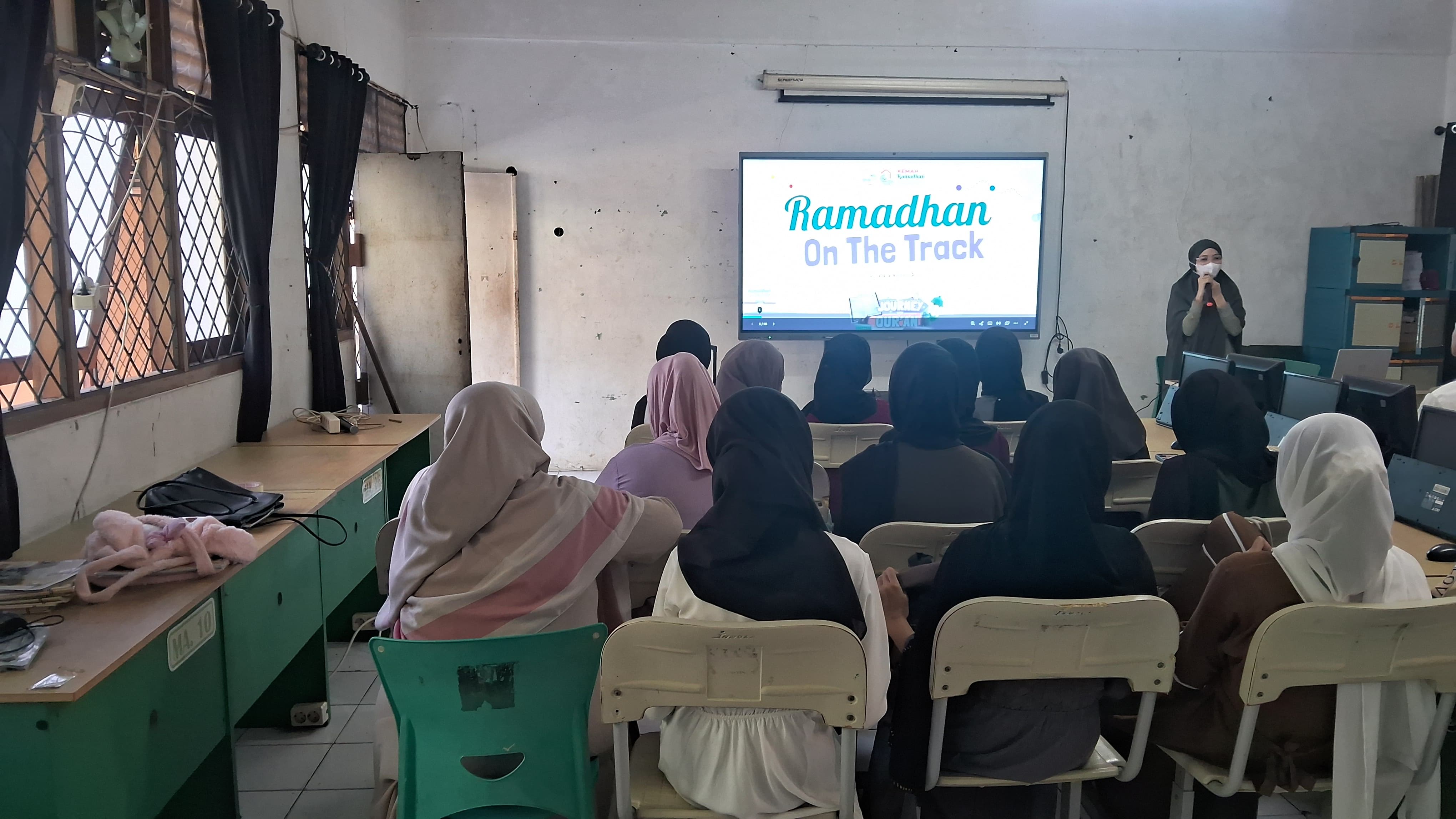 Kajian Ramadhan Ilmiah Muslimah 2026: Menguatkan Muslimah Tetap “On the Track” di Bulan Ramadhan