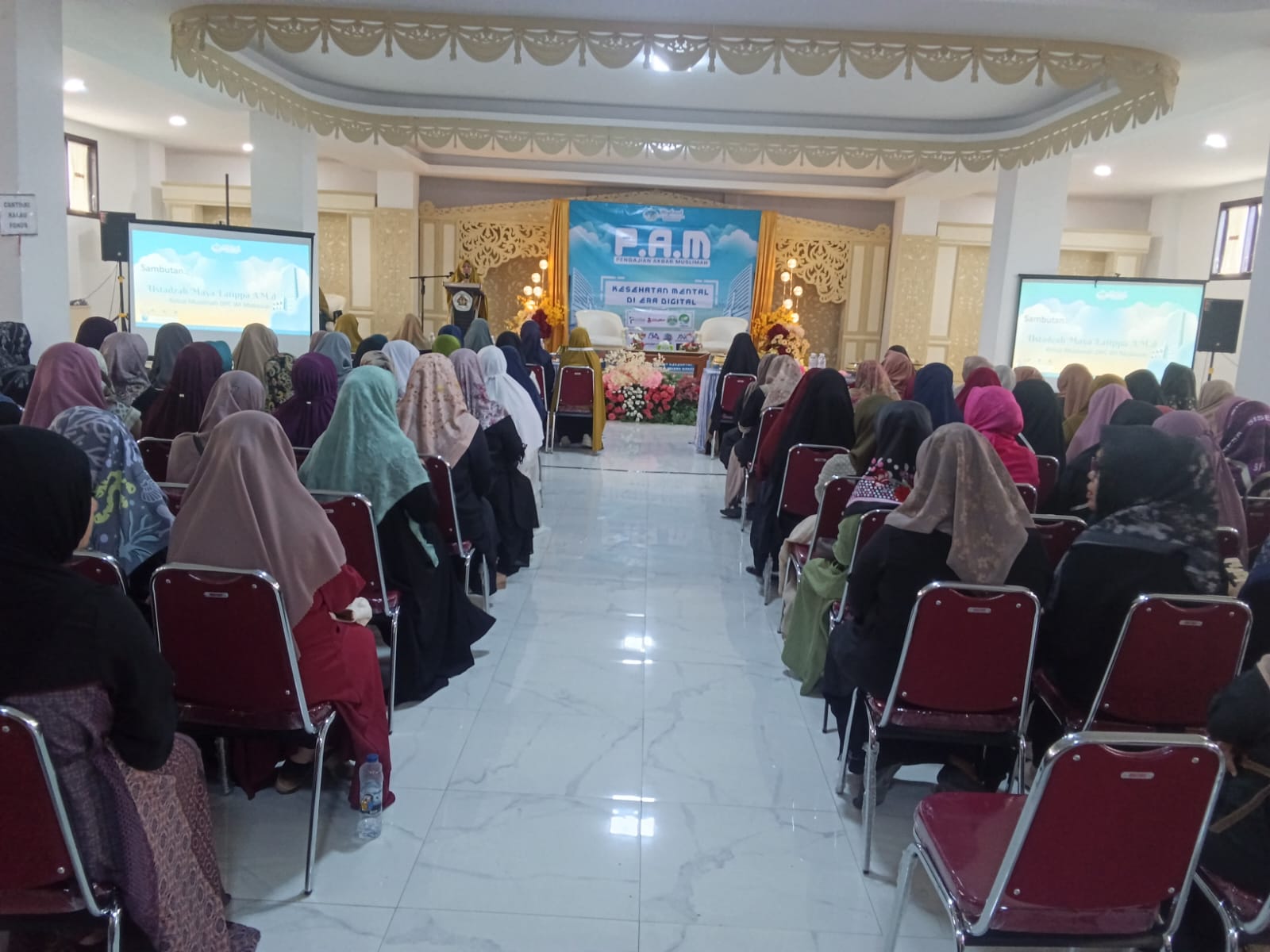 Pengajian Akbar Muslimah Wahdah Cabang Makassar Bahas Kesehatan Mental di Era Digital