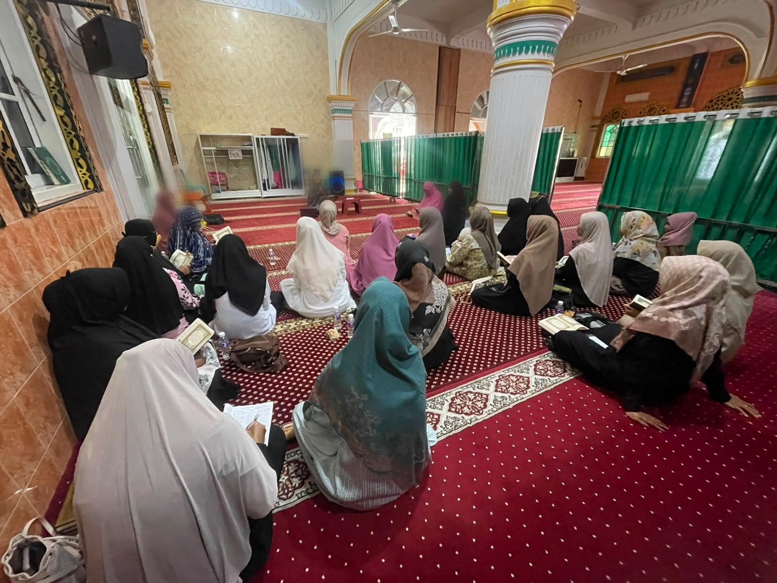 Geliat Dakwah di Rantepao: Muslimah Toraja Utara Gelar Pengajian di Tengah Keterbatasan