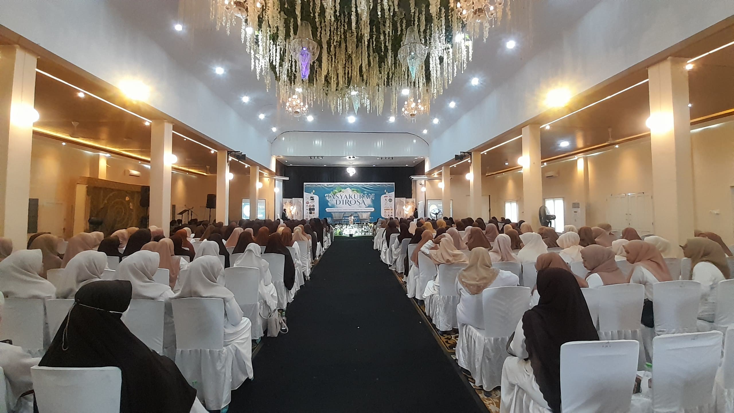 206 Muslimah Menguatkan Ikatan dengan Al-Qur'an Melalui Dirosa