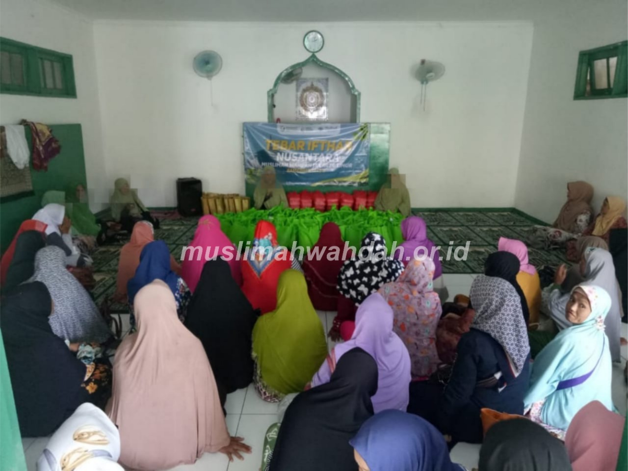 Momentum Bulan Berbagi, Muslimah Wahdah Jakarta-Depok Gelar Tebar Ifthar