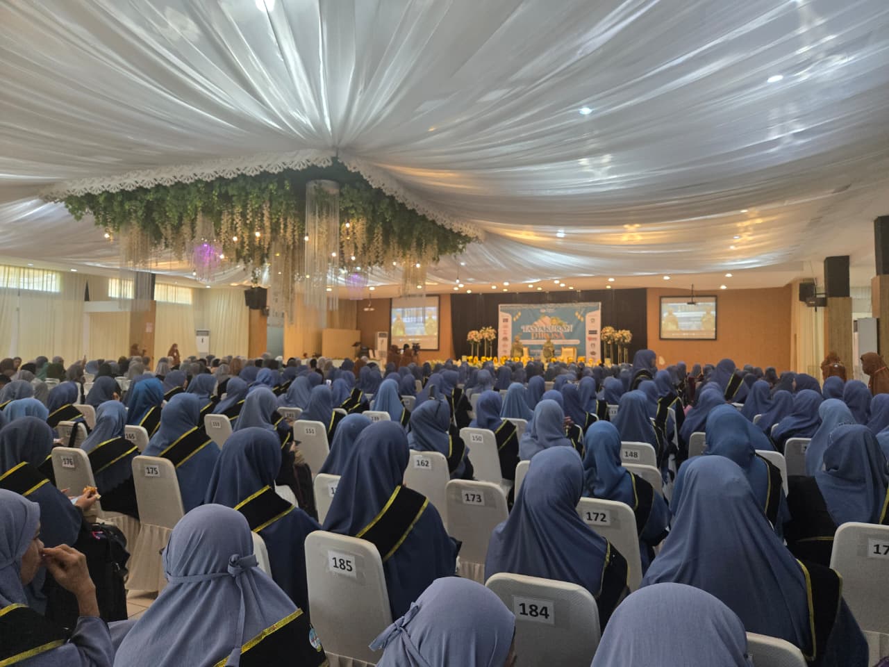 204 Muslimah Kecamatan Tallo Jalani Tasyakuran Dirosa, Wujud Syukur Perjalanan Belajar Al-Qur'an