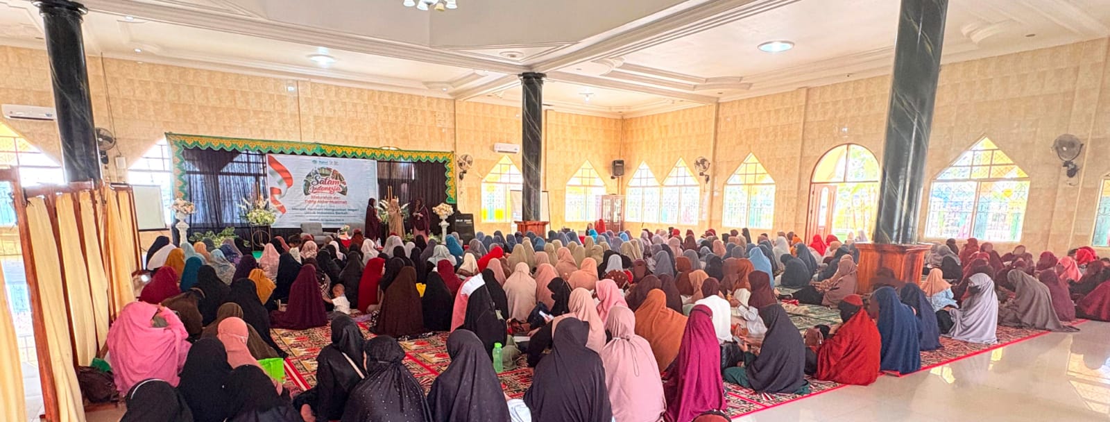 Salam Indonesia Satukan 351 Muslimah Baubau dalam Silaturahim dan Tabligh Akbar