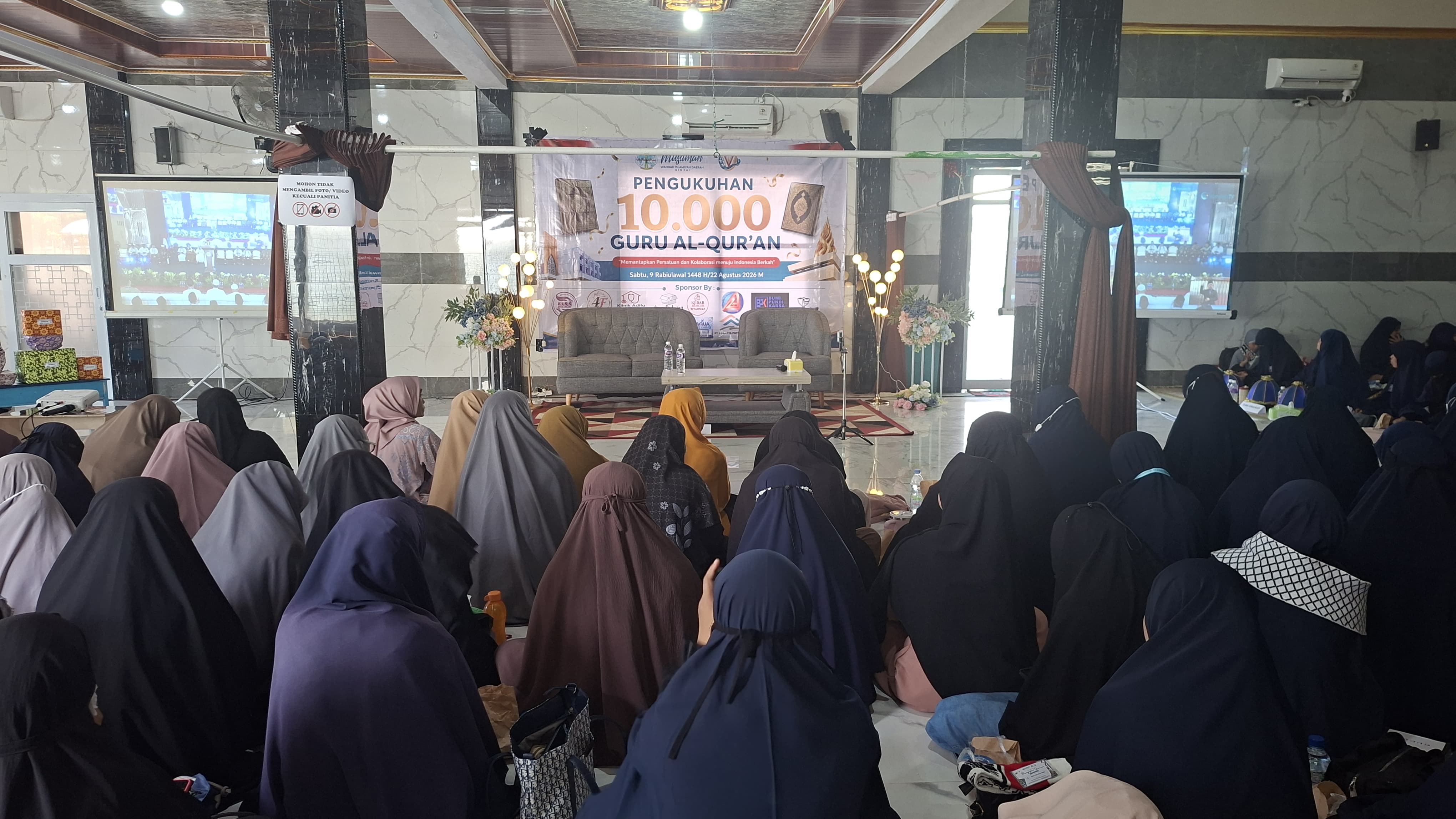 Pengukuhan 10.000 Guru Al Quran Di Gelar Serentak, 141 Peserta Muslimah Wahdah Hadir di Sinjai