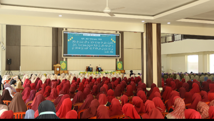 576 Peserta Ikuti Tasyakuran Dirosa Angkatan V Muslimah Wahdah Sinjai