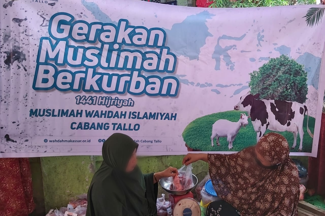 Muslimah Wahdah se-Makassar Kurbankan 42 Ekor Sapi