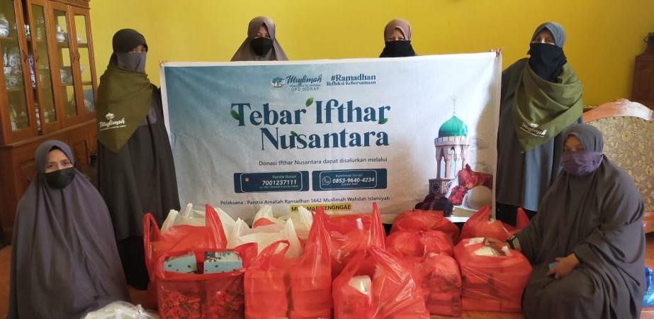 Muslimah Wahdah Sidrap Turut Dalam Tebar Ifthar Nusantara