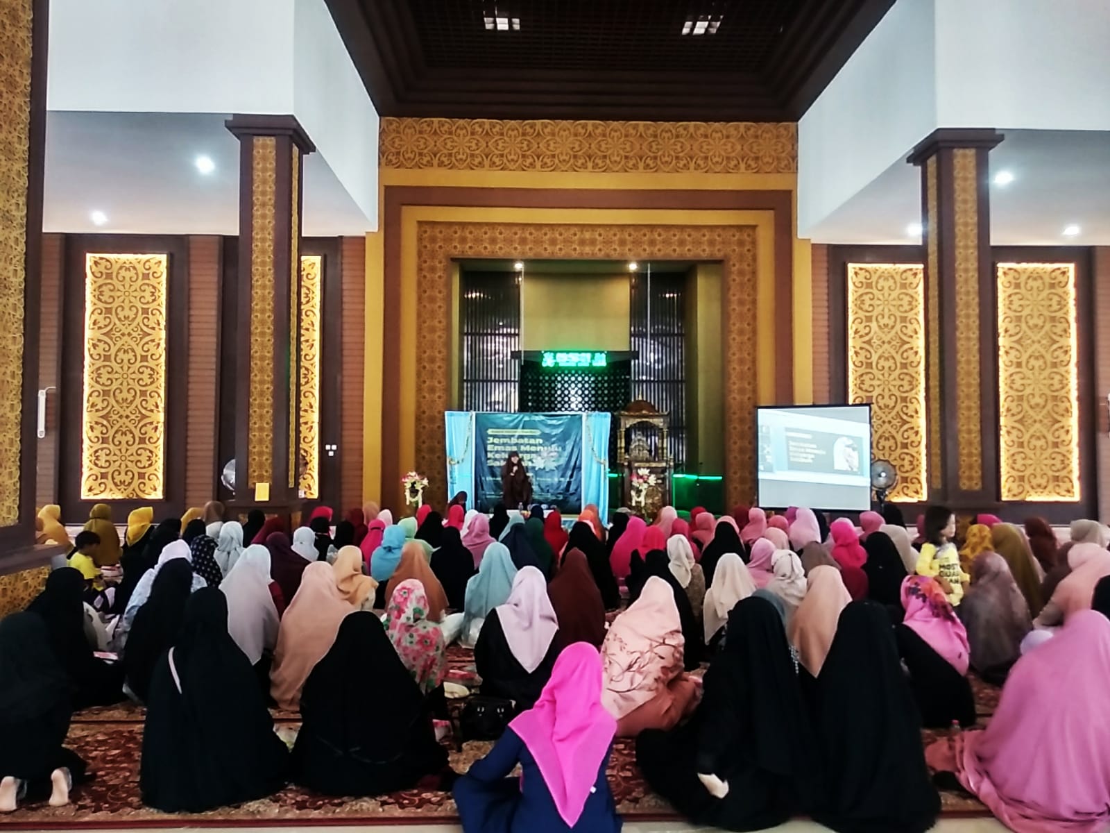 Gema Majelis Taklim Muslimah Wahdah NTB Bahas Kiat Membangun Keluarga Sakinah Berlandaskan Tauhid