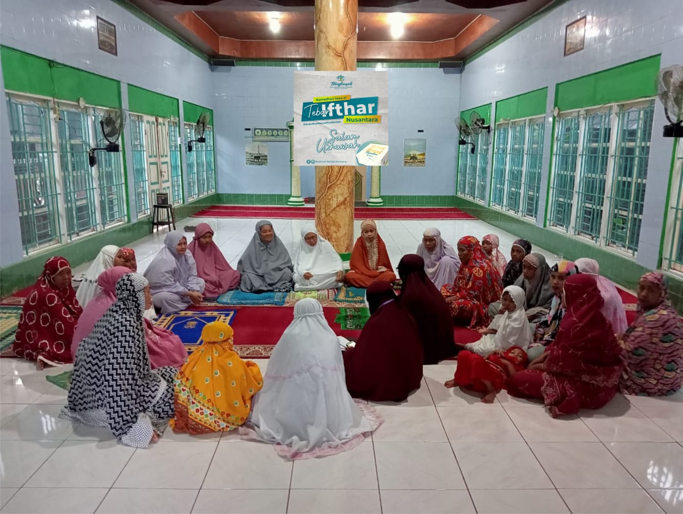 Kolaborasi Muslimah Wahdah Islamiyah Cabang (MWC) Bantaeng, Bissappu dan Gantarangkeke Gelar Tebar Ifthar Nusantara Tahap 1 di Tengah Guyuran Hujan