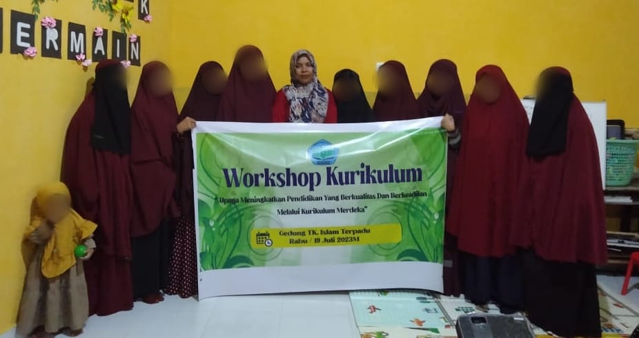 Guru PAUD Yayasan Wahdah Islamiyah Bulukumba Ikuti Workshop Kurikulum Merdeka